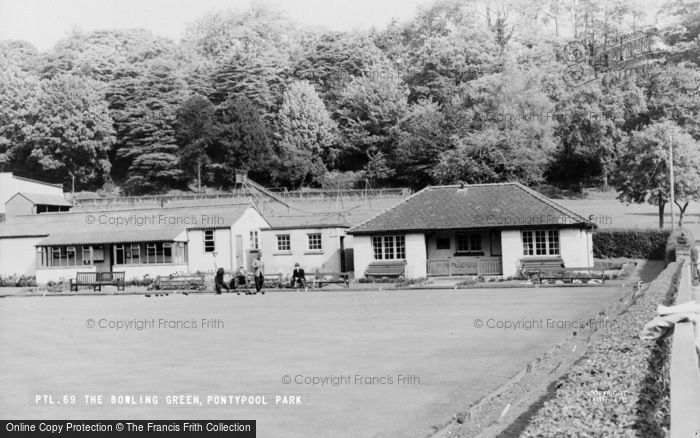 Photo of Pontypool, Park, The Bowling Green c.1960