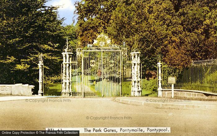 Photo of Pontypool, The Park Gates c.1960