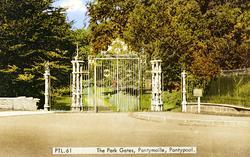 The Park Gates c.1960, Pontypool