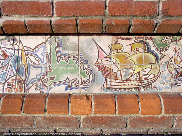 Photo of Poole, Barber's Wharf, Tiles 2004