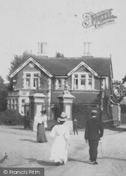 Park Entrance, People 1908, Poole