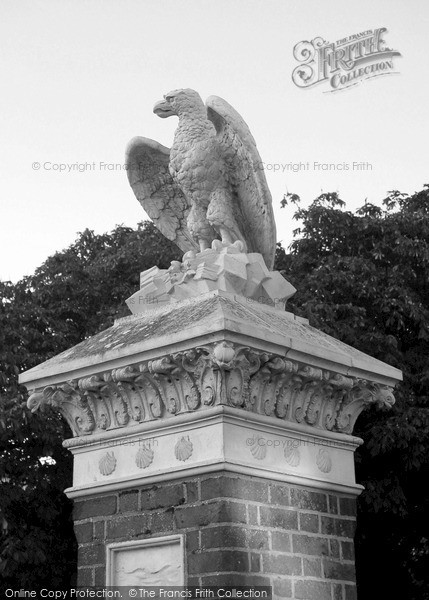 Photo of Poole, Park Entrance, Terracotta Eagle 2004
