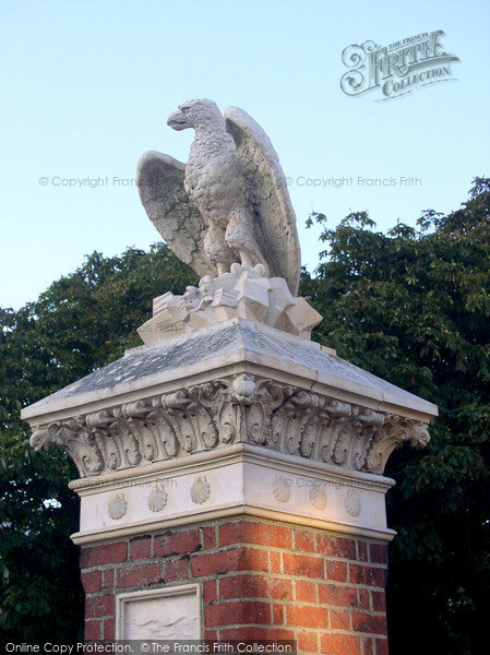 Photo of Poole, Park Entrance, Terracotta Eagle 2004