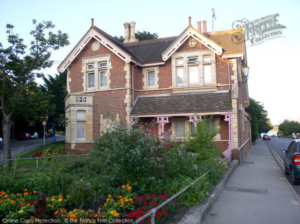 Photo of Poole, Park Keeper's Lodge 2004