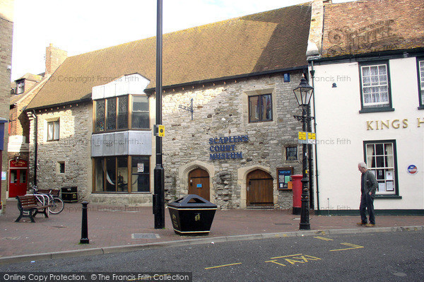 Photo of Poole, Scaplen's Court 2004