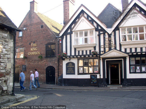 Photo of Poole, Thames Street, The King Charles 2004