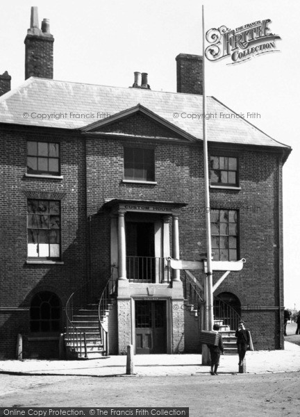 Photo of Poole, The Custom House 1904
