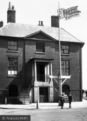 The Custom House 1904, Poole