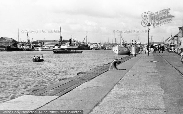 Photo of Poole, The Quayside c.1955