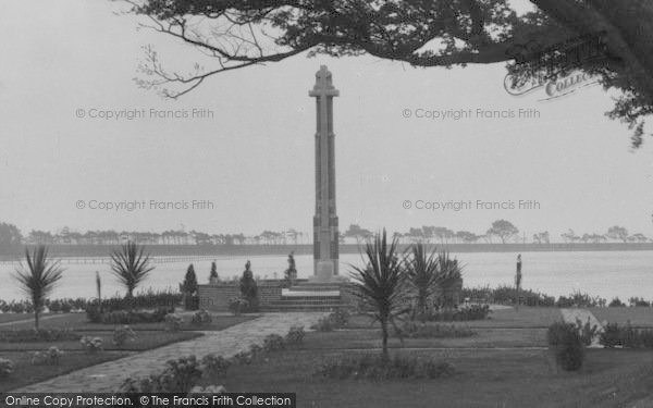 Photo of Poole, The War Memorial 1931