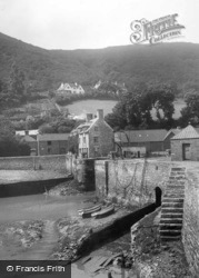 The Harbour Steps c.1935, Porlock Weir