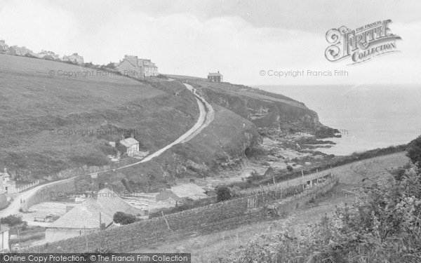 Photo of Port Gaverne, Cove And Road To Port Isaac.1920