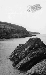 The Coastline c.1955, Port Gaverne