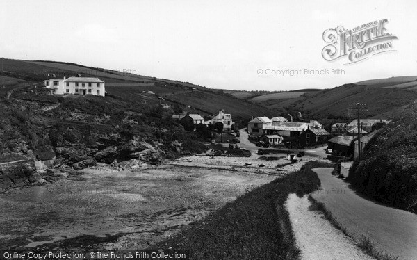 Photo of Port Gaverne, The Village c.1955