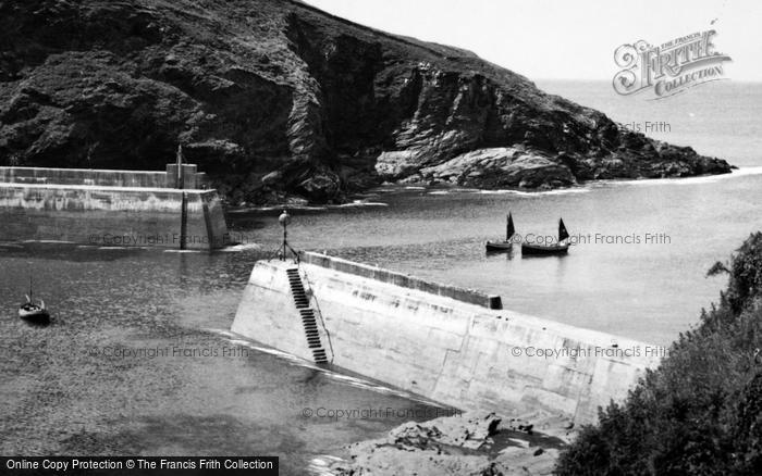 Photo of Port Isaac, The Harbour Entrance c.1955