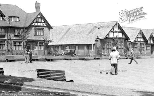 Photo of Port Sunlight, Hulme Hall And Bowling Green c.1955