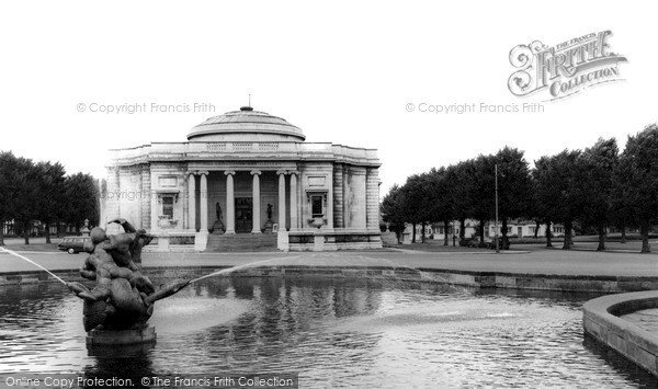 Photo of Port Sunlight, The Fountain And Lady Lever Art Gallery c.1965