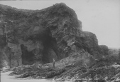 Cathedral Cavern 1899, Porth