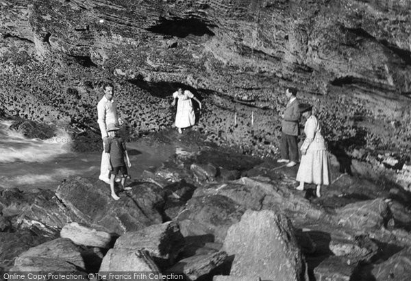 Photo of Porth, People On The Rocks 1918