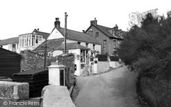 Road To The Beach c.1955, Porth