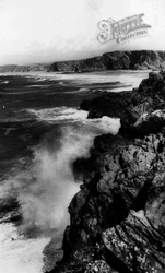 Rough Sea c.1965, Porth