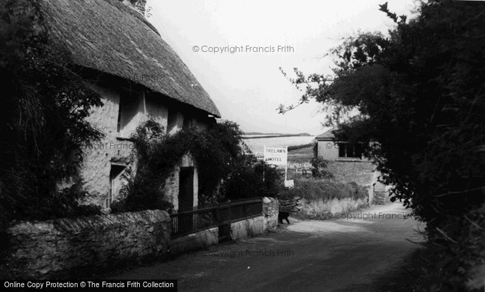Photo of Porth, Thatched Cottage Beach Road c.1960