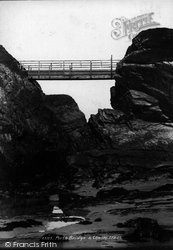 The Bridge And Chasm 1899, Porth