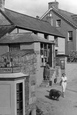The Village Store 1935, Porth