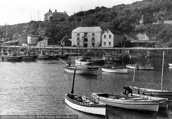 Photo of Porthleven, The Harbour c.1933