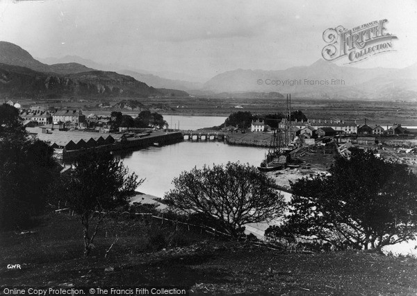 Photo of Porthmadog, c.1920