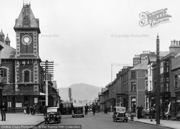 Photo of Porthmadog, High Street 1933
