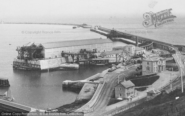 Photo of Portland, Harbour Station 1890