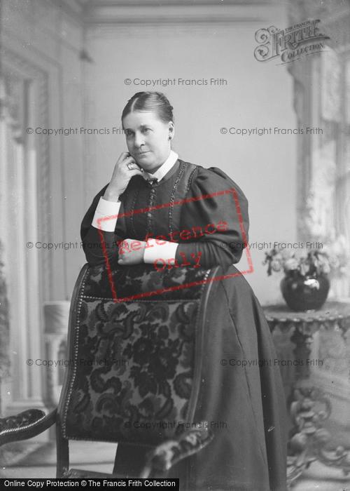Photo of Portraiture, Mrs Bellringer 1896