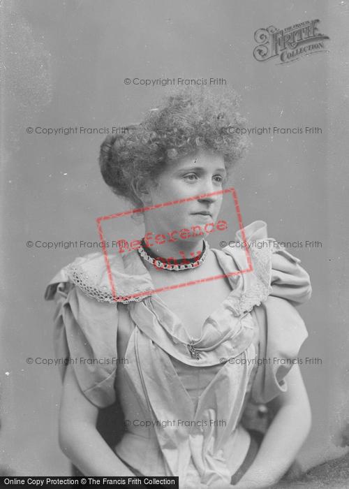 Photo of Portraiture, Mrs Childs 1899