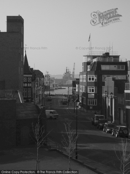 Photo of Portsmouth, Broad Street 2005