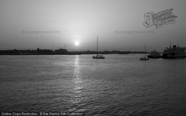 Photo of Portsmouth, Harbour, Sunset 2005