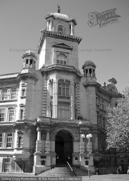 Photo of Portsmouth, Old Municipal College 2005
