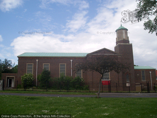 Photo of Portsmouth, St Michael's Church, Paulsgrove 2005