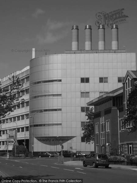 Photo of Portsmouth, University Laboratories 2005