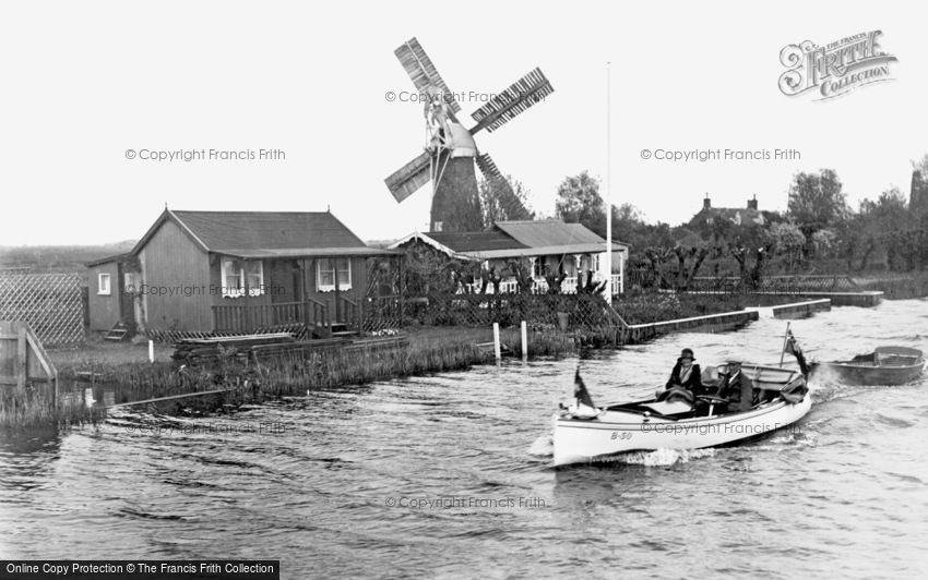 Potter Heigham, on the Thurne c1930