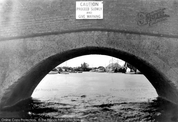 Photo of Potter Heigham, The Bridge c.1926