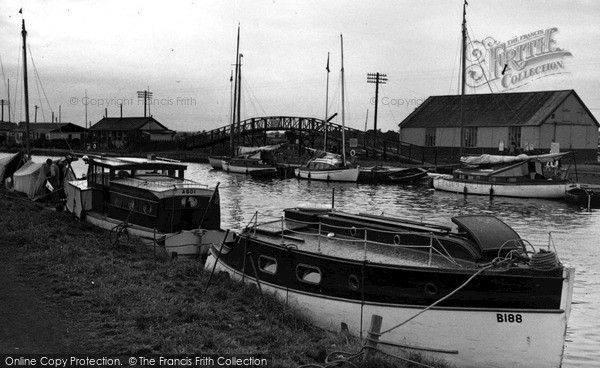 Photo of Potter Heigham, The Hump Bridge c.1955