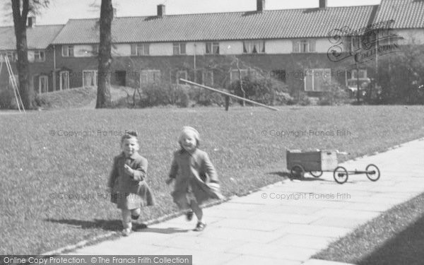 Photo of Potter Street, Young Children, Pottersfield c.1960