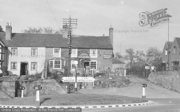 Photo of Powick, Upton Road, The Red Lion Inn c.1955