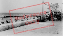 Central Beach c.1960, Prestatyn