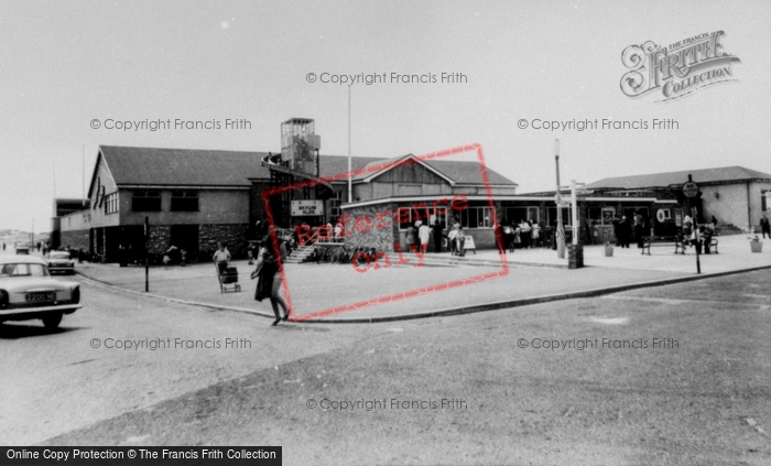 Photo of Prestatyn, Royal Lido c.1960