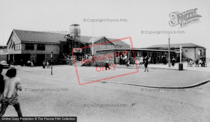 Photo of Prestatyn, Royal Lido c.1960