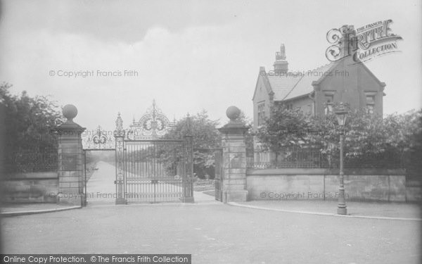 Photo of Preston, Haslam Park, The Entrance 1924