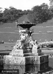Miller Park Fountain 1925, Preston