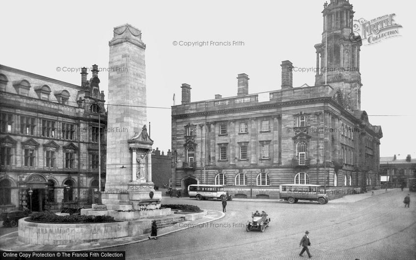Preston, the County Sessions House and  War Memorial 1926